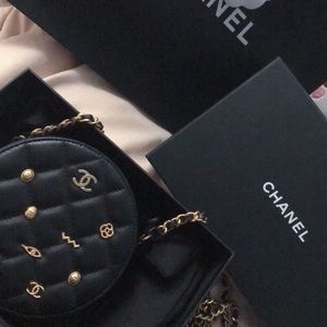 100% Authentic limited edition Egyptian charm round bag 🥰